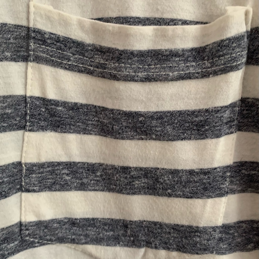 SZ M LNA Gray and Off White Striped Top - Picture 3 of 6